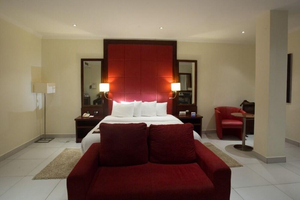 Best Western Plus Serene Atlantic Hotel Sekondi-Takoradi Exterior photo
