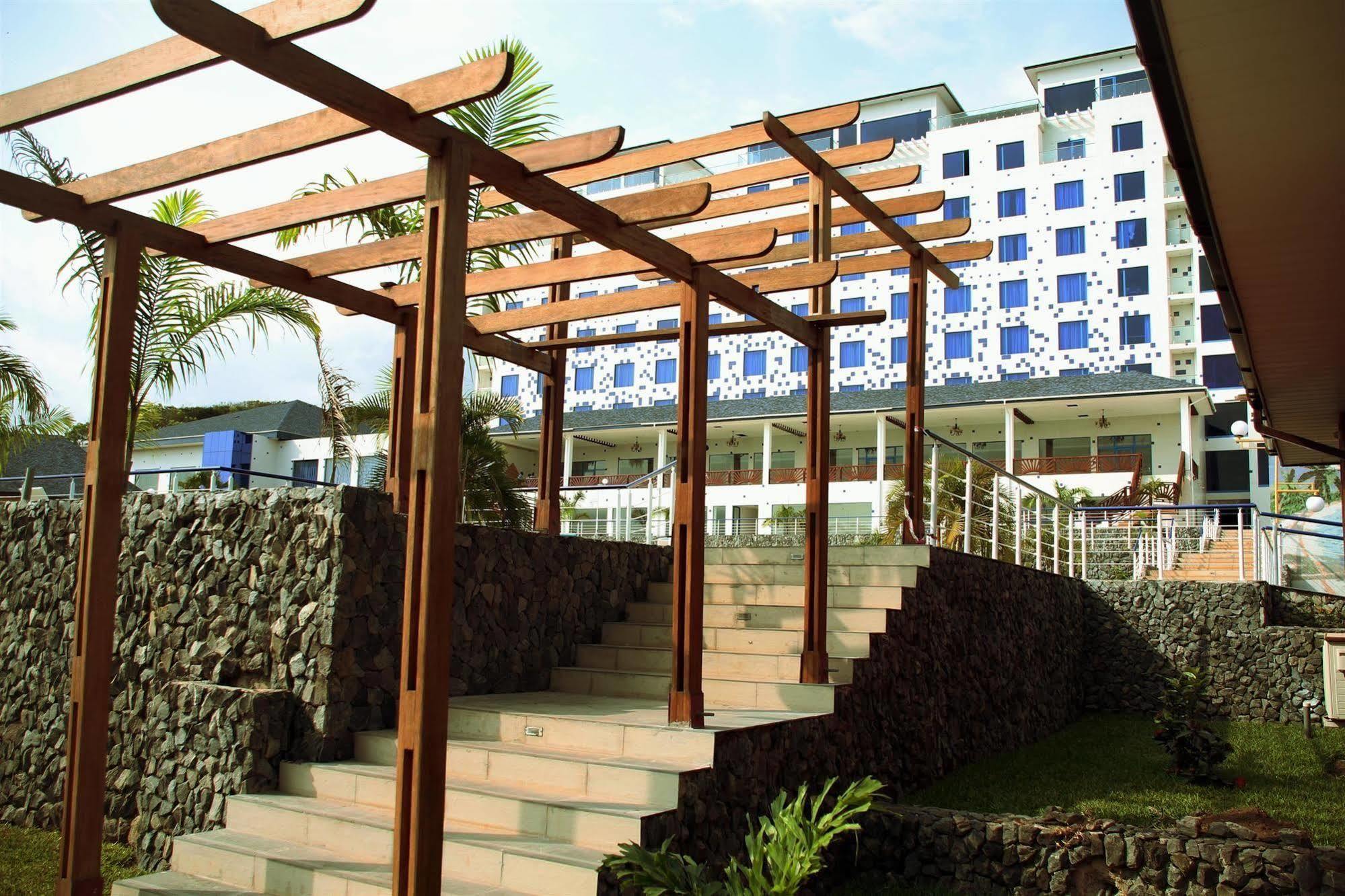 Best Western Plus Serene Atlantic Hotel Sekondi-Takoradi Exterior photo