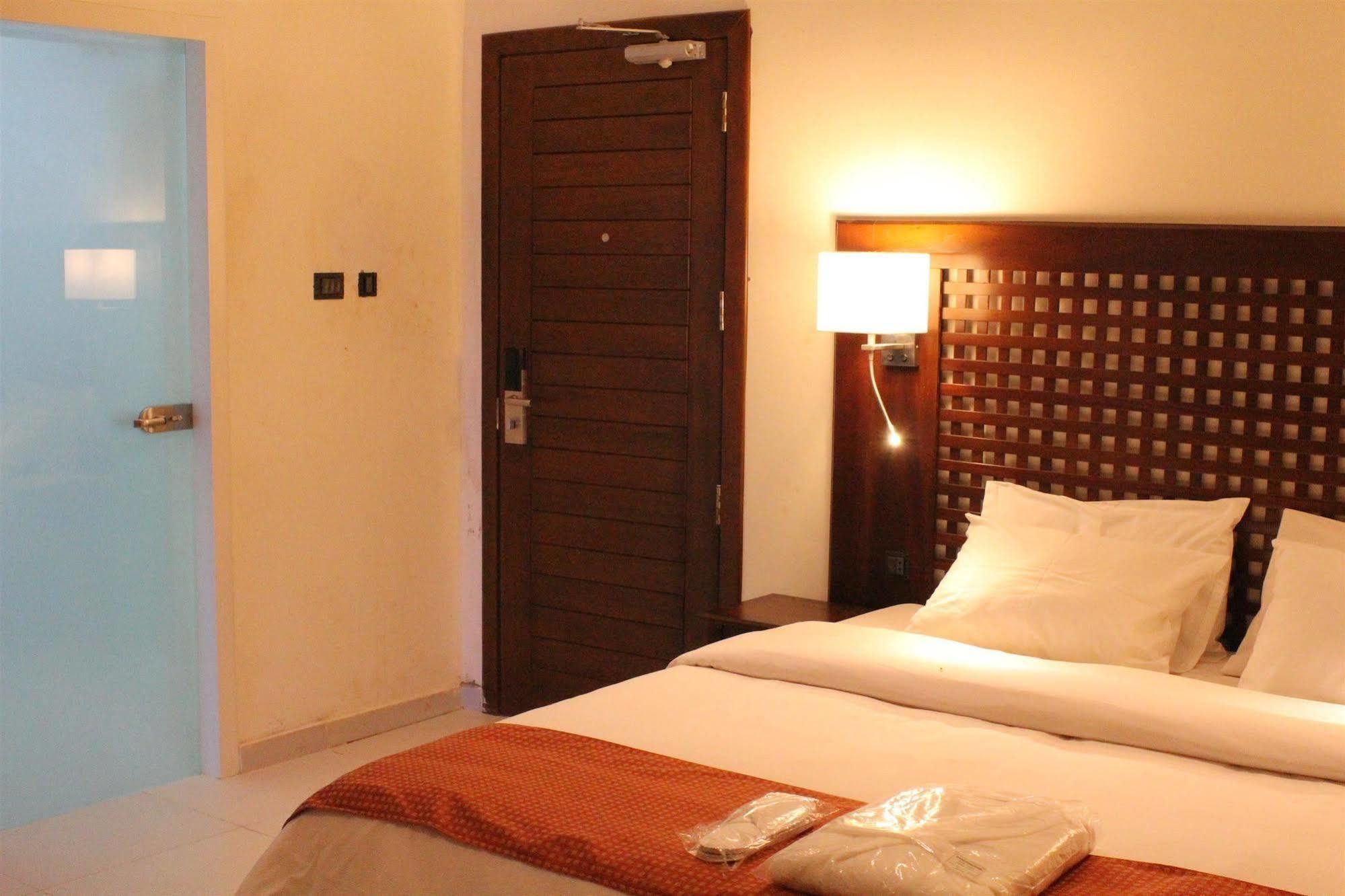 Best Western Plus Serene Atlantic Hotel Sekondi-Takoradi Exterior photo